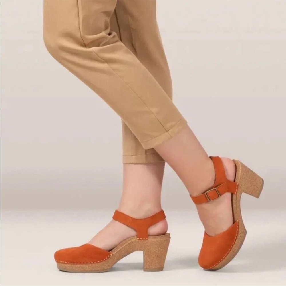 Aetrex Finley Rusty Burnt Orange Suede Leather Ankle-Strap Clog Heels 9 - Picture 11 of 14
